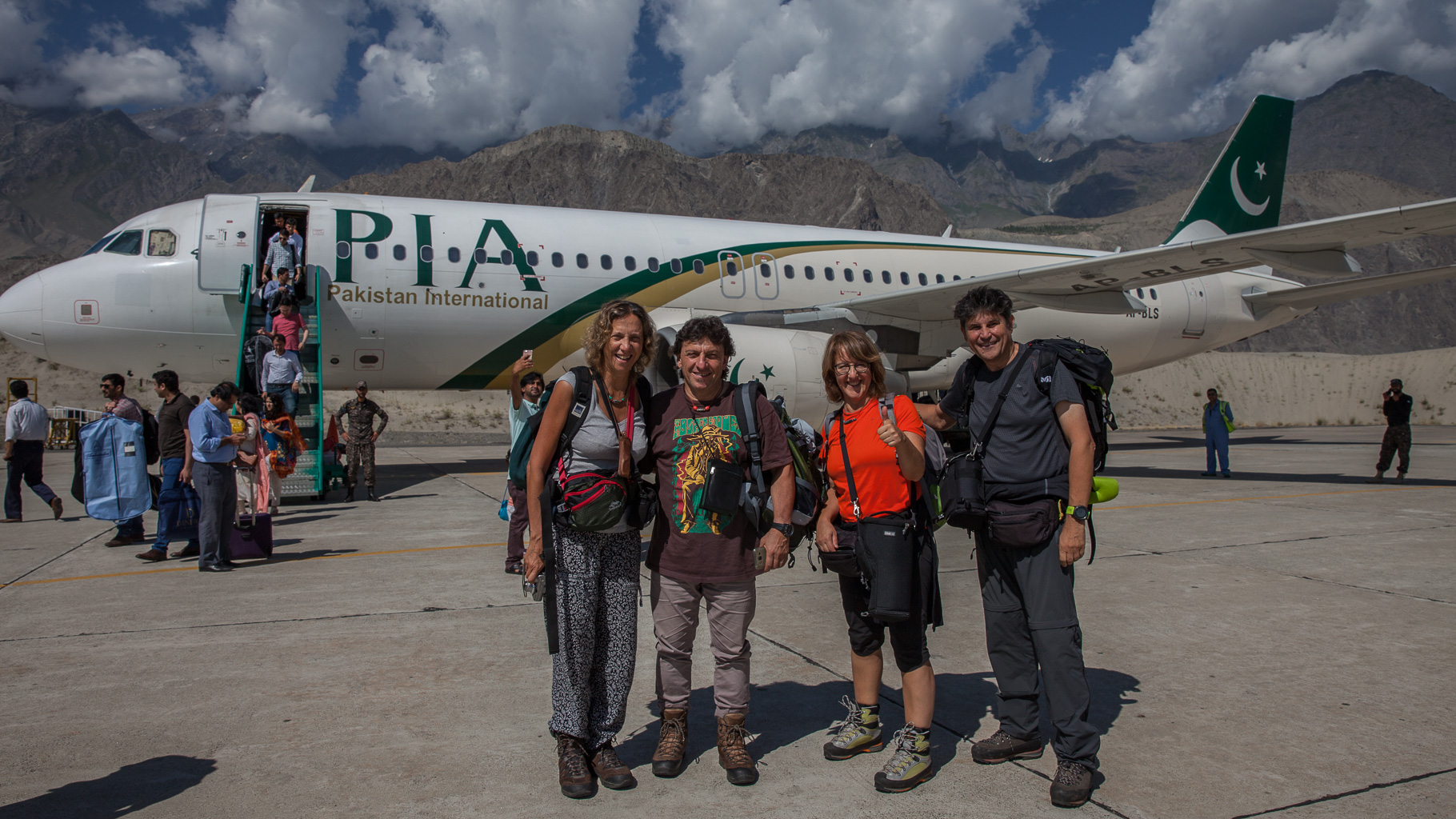 Rita, Fabrizio, Barbara and Gianni @ Skardu airport